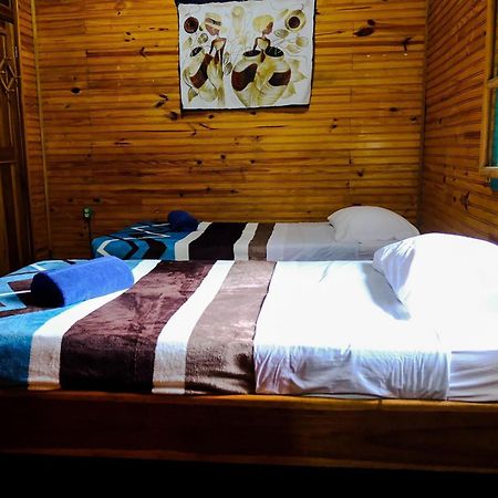 Casa Aldirica Hotell Cahuita Eksteriør bilde