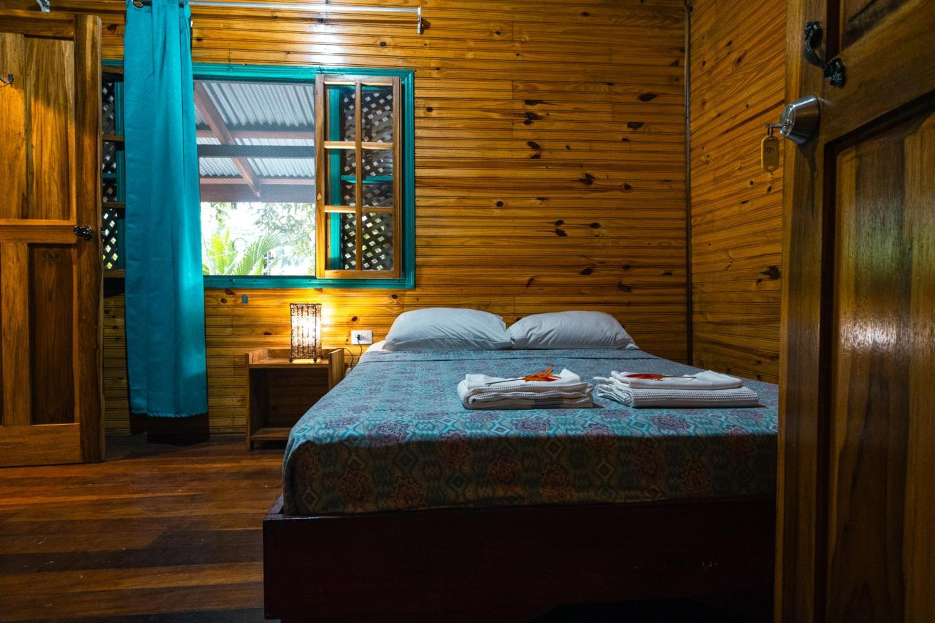 Casa Aldirica Hotell Cahuita Eksteriør bilde