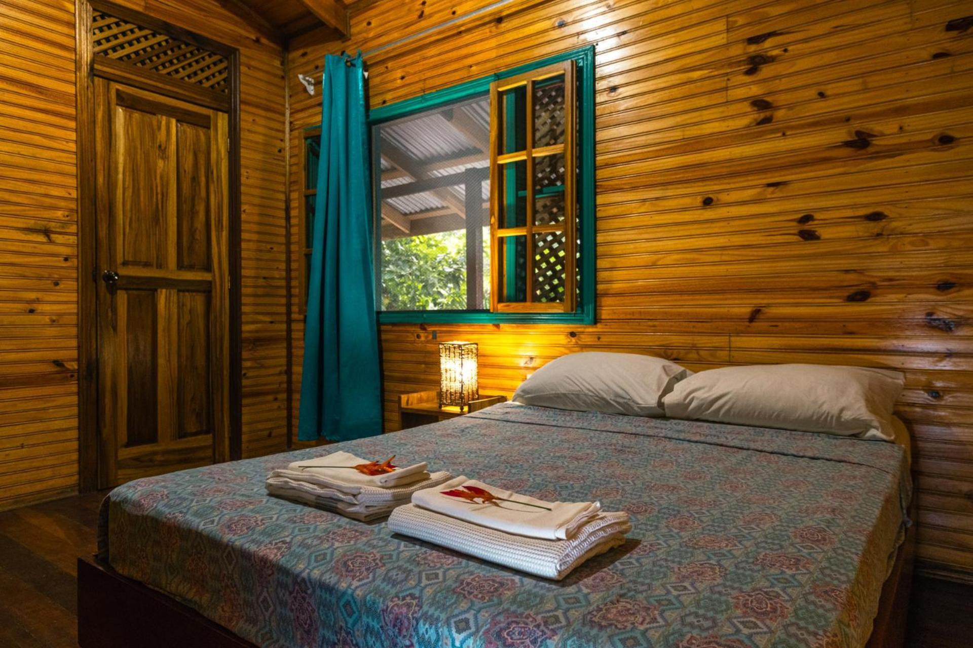 Casa Aldirica Hotell Cahuita Eksteriør bilde