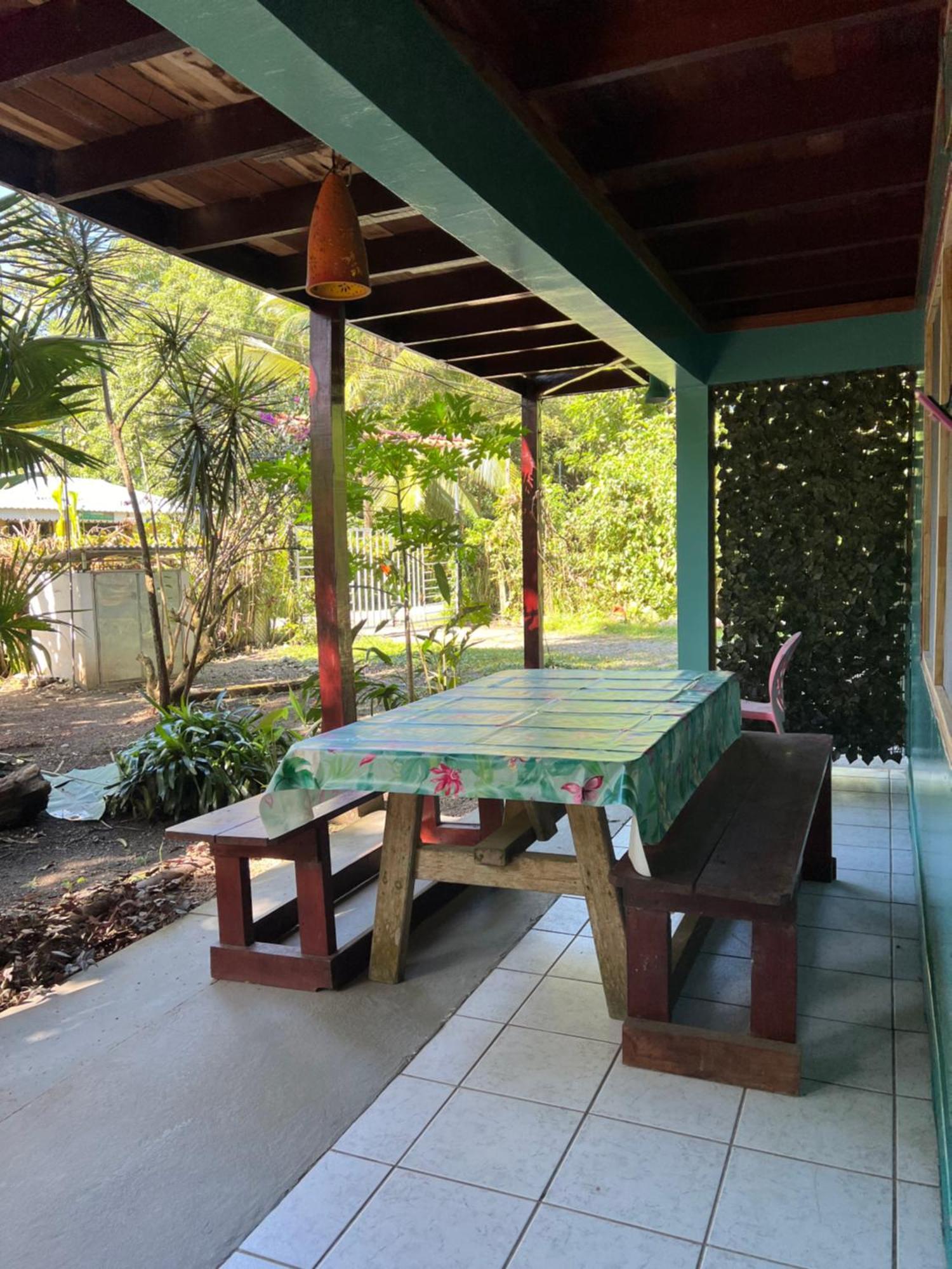 Casa Aldirica Hotell Cahuita Eksteriør bilde