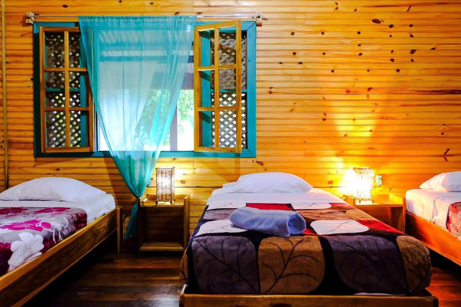 Casa Aldirica Hotell Cahuita Eksteriør bilde