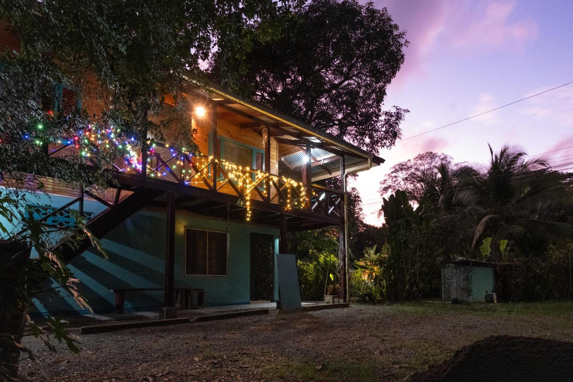 Casa Aldirica Hotell Cahuita Eksteriør bilde