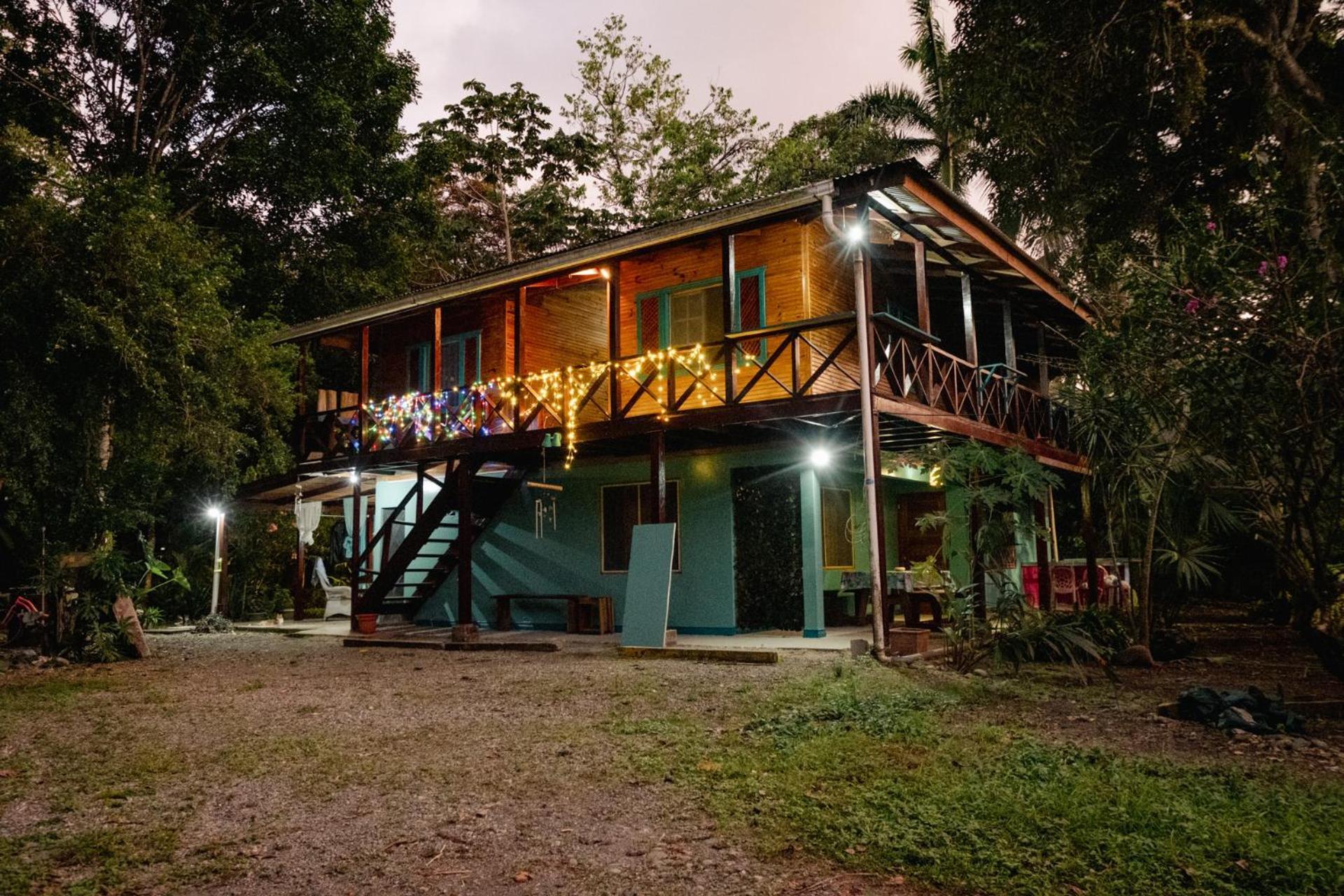 Casa Aldirica Hotell Cahuita Eksteriør bilde